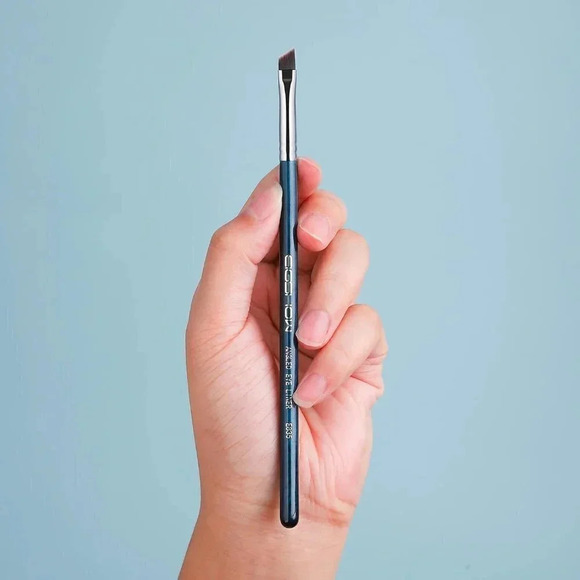 Eyeliner Brush Fine Angled - PRO Precision Eye Liner  Makeup Brush (E835 Blue) - Picture 3 of 7